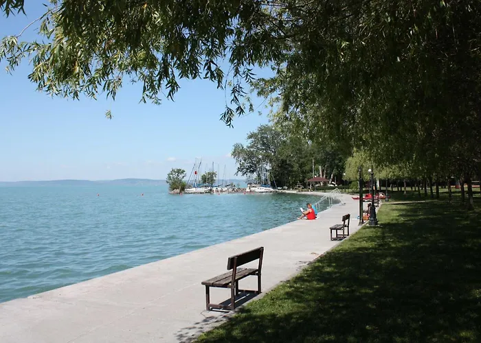Case de vacanță Felesegem Akarattya Vendeghaz Balatonakarattya